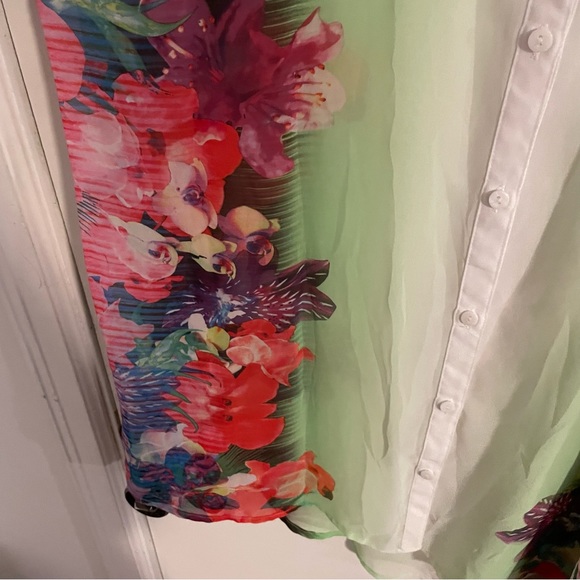 NWOT Womens Sleeveless Blouse - Picture 2 of 8